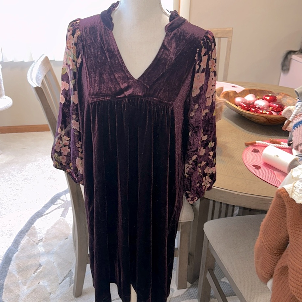 Umgee purple floral velvet dress size medium NWT